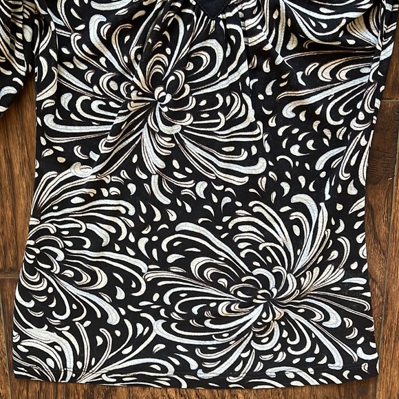 Karen Kane beautiful XS top - Picture 4 of 6